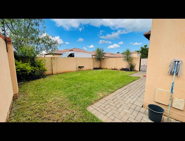 3 BEDROOM TOWNHOUSE FOR SALE IN MONTANA